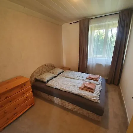 Kishaz A Hegyen Apartament Csopak