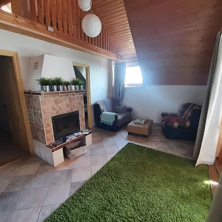 Apartament Kishaz A Hegyen *
