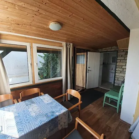 Kishaz A Hegyen Apartament